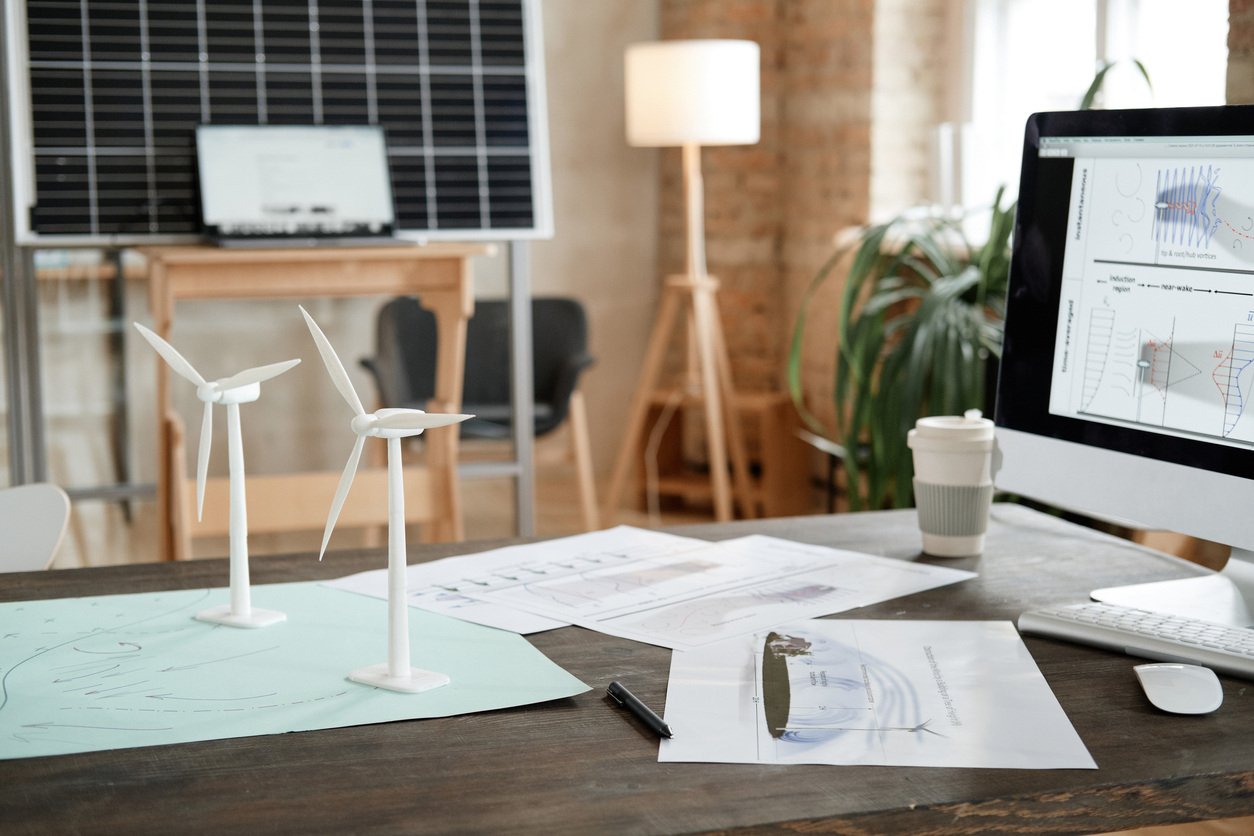 desk-with-papers-and-screen